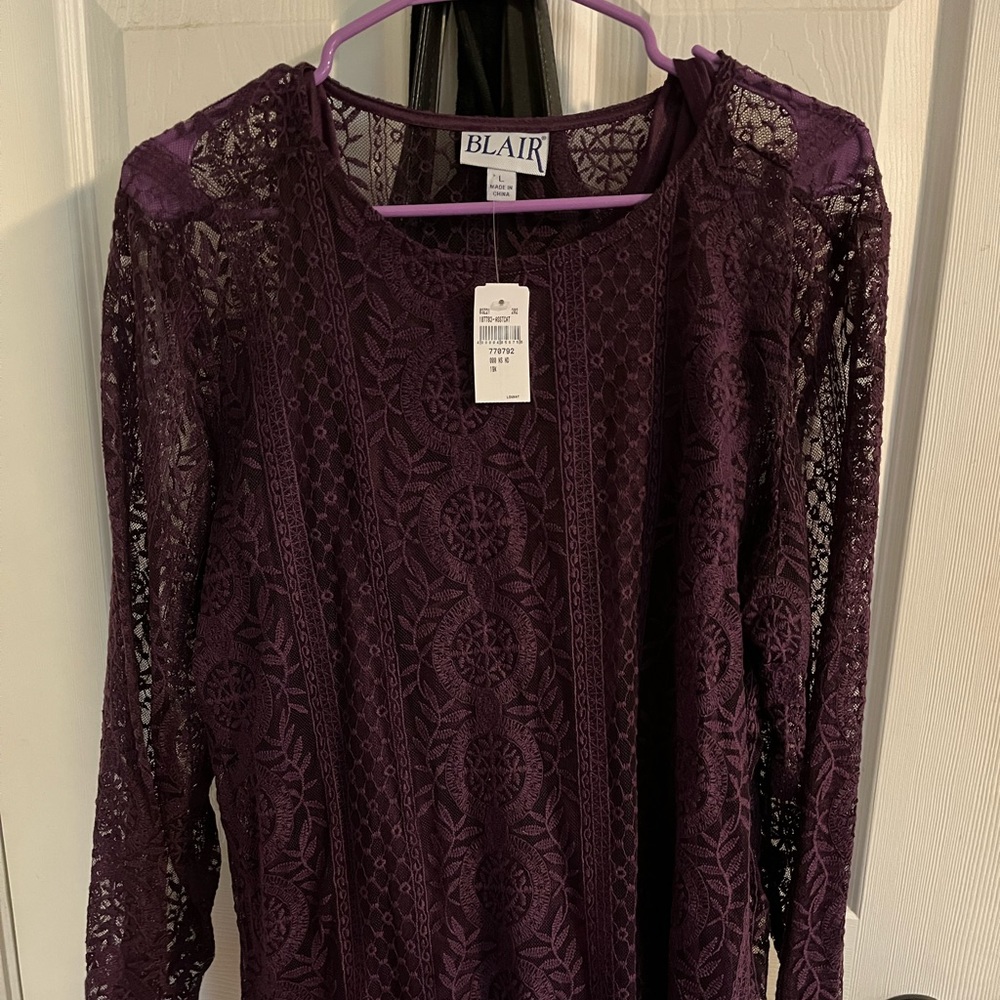 Women’s Wine Color Shirt with Tank Top Shirt underneath. Size Large